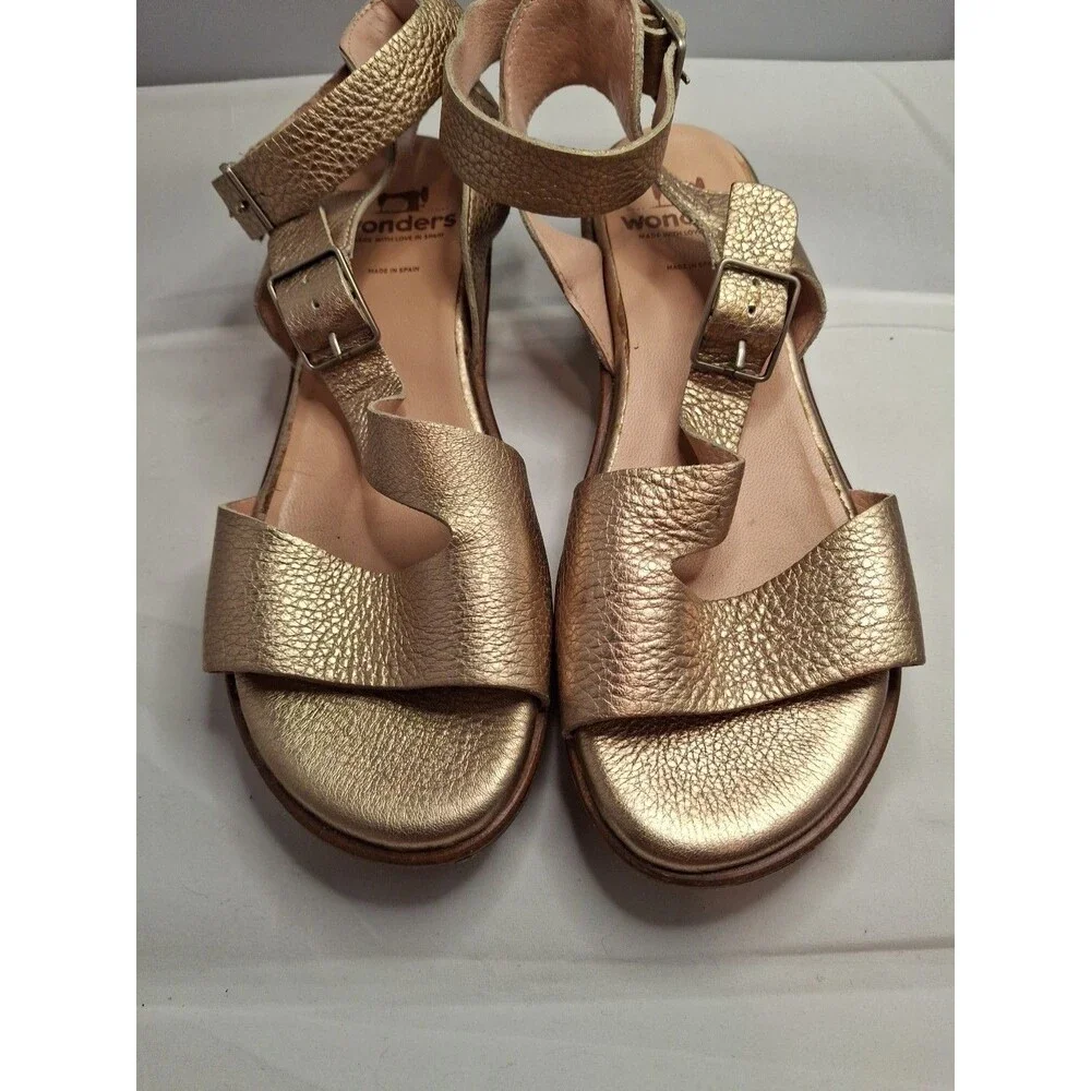 WONDERS Leather Wrap Around Ankle Women's Gold Sandals Size 37 (6.5)
